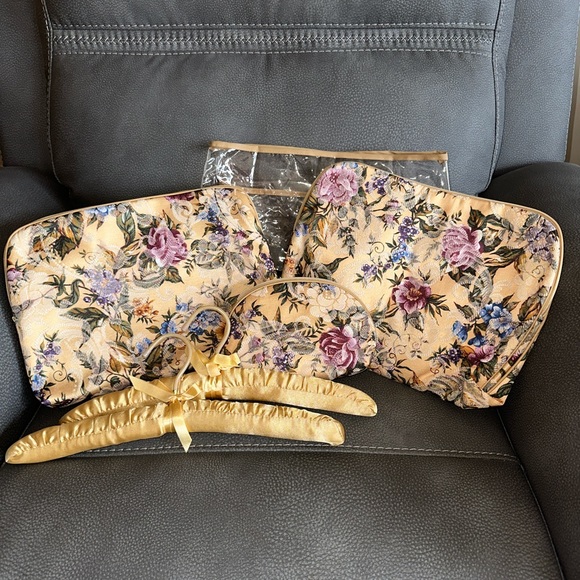 Handbags - Travel case cosmetic bags hangers NWOT